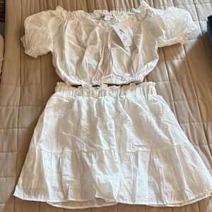 Woman’s two piece set- white eyelet